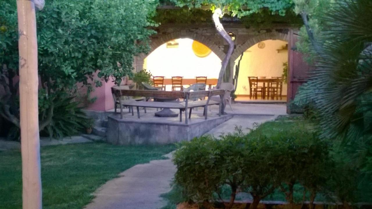 Agriturismo Il Melograno Riola Sardo Exteriör bild